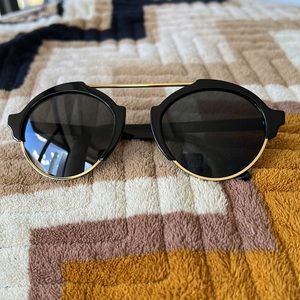 Illesteva Milan III Sunglasses Gold Black Authentic